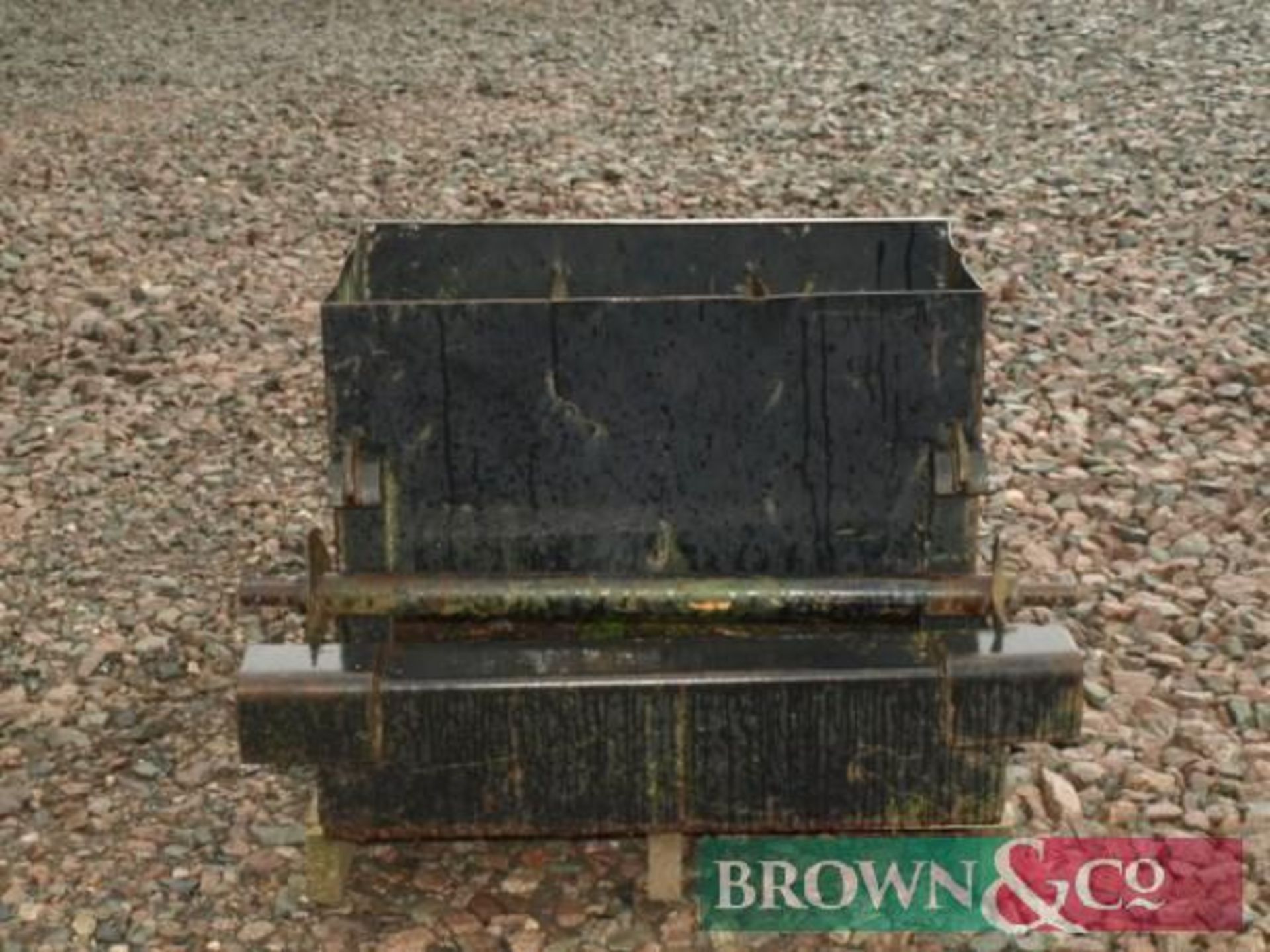Quicke Ballast Weight Tray and Linkage Bar - Image 5 of 5