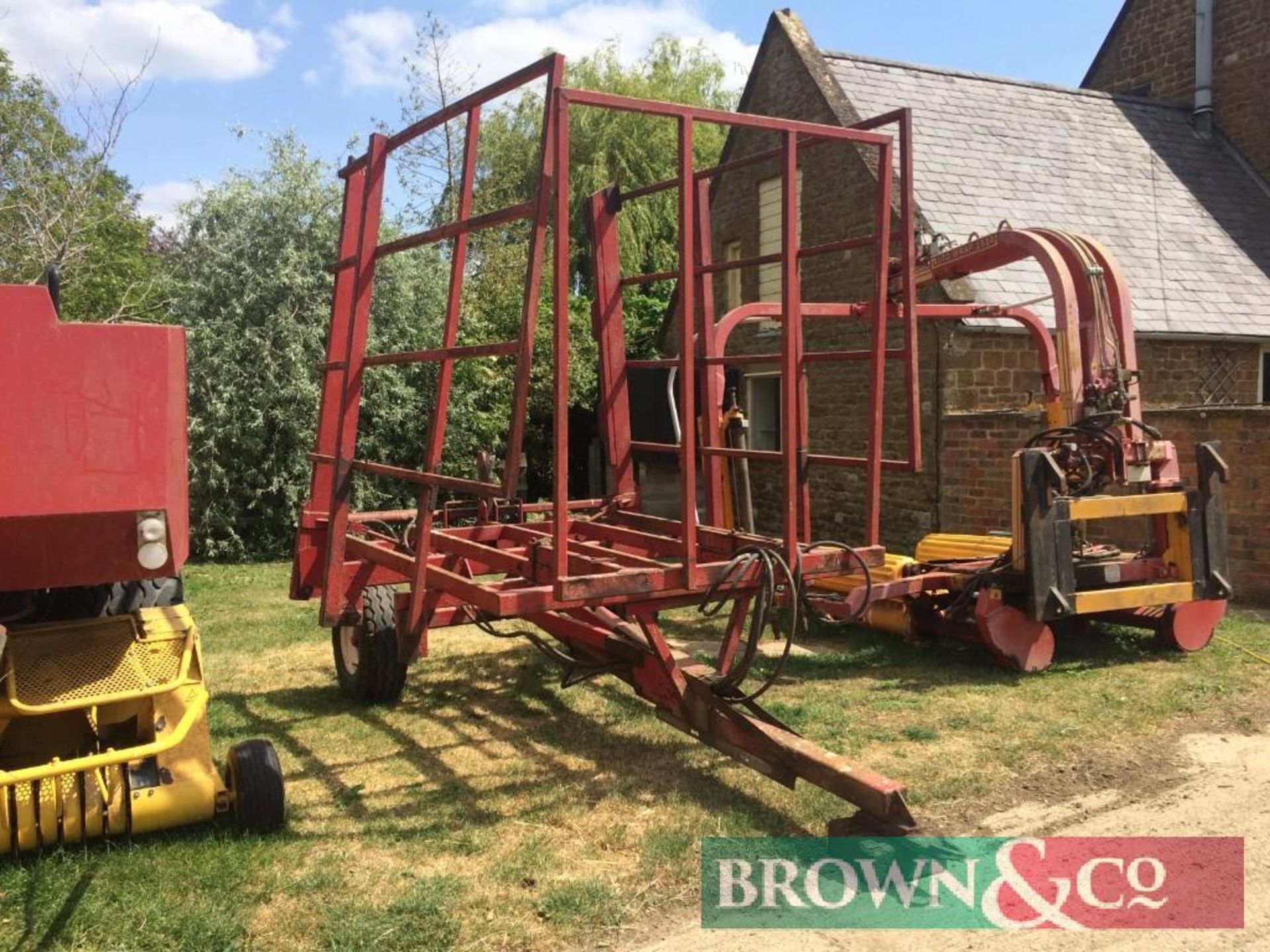 Flat-8 Bale Trailer