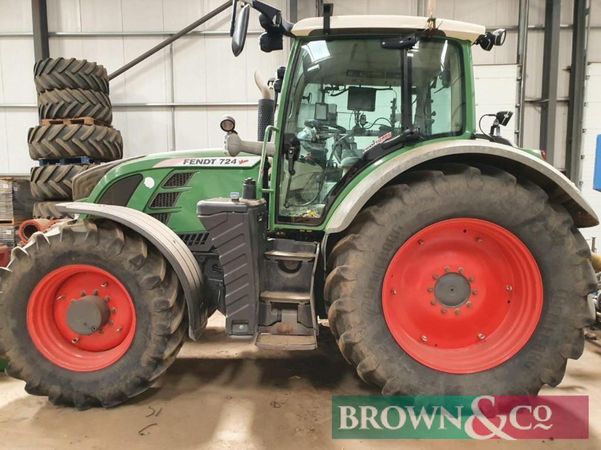 2011 Fendt Vario 724 Tractor