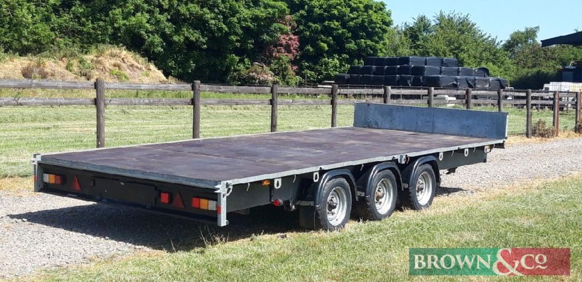 Nugent Tri Axle Trailer - Image 4 of 12