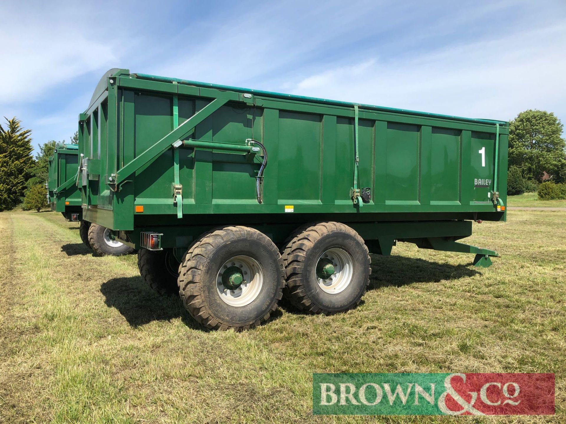 2014 Bailey 14t twin axle grain trailer with hydraulic tailgate, grain chute, sprung drawbar and - Image 8 of 10