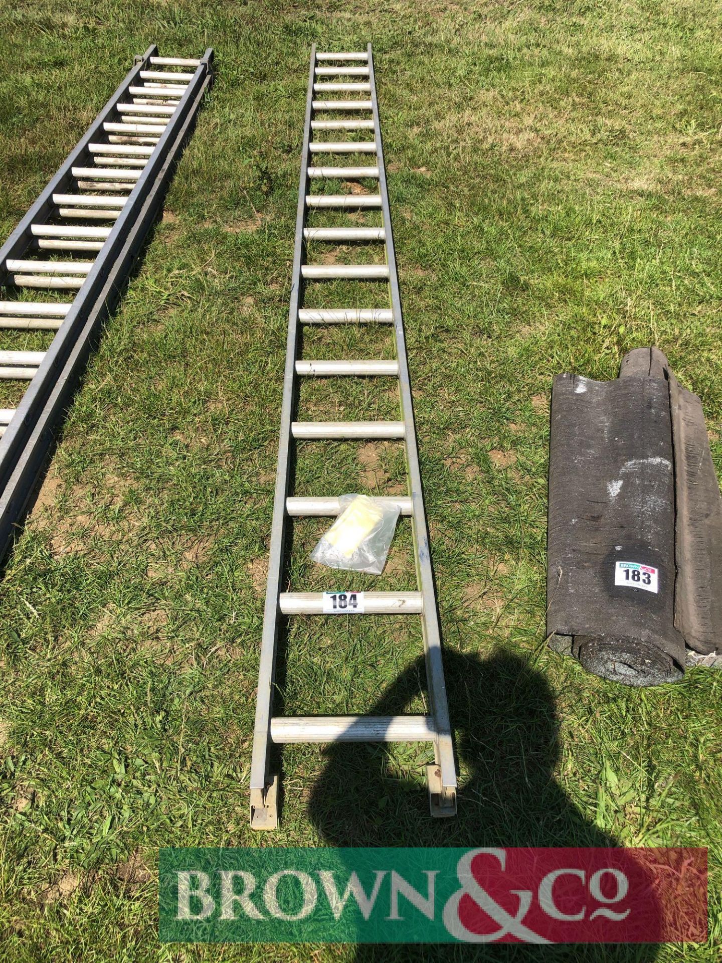 14" 6' Aluminum ladder (No VAT)