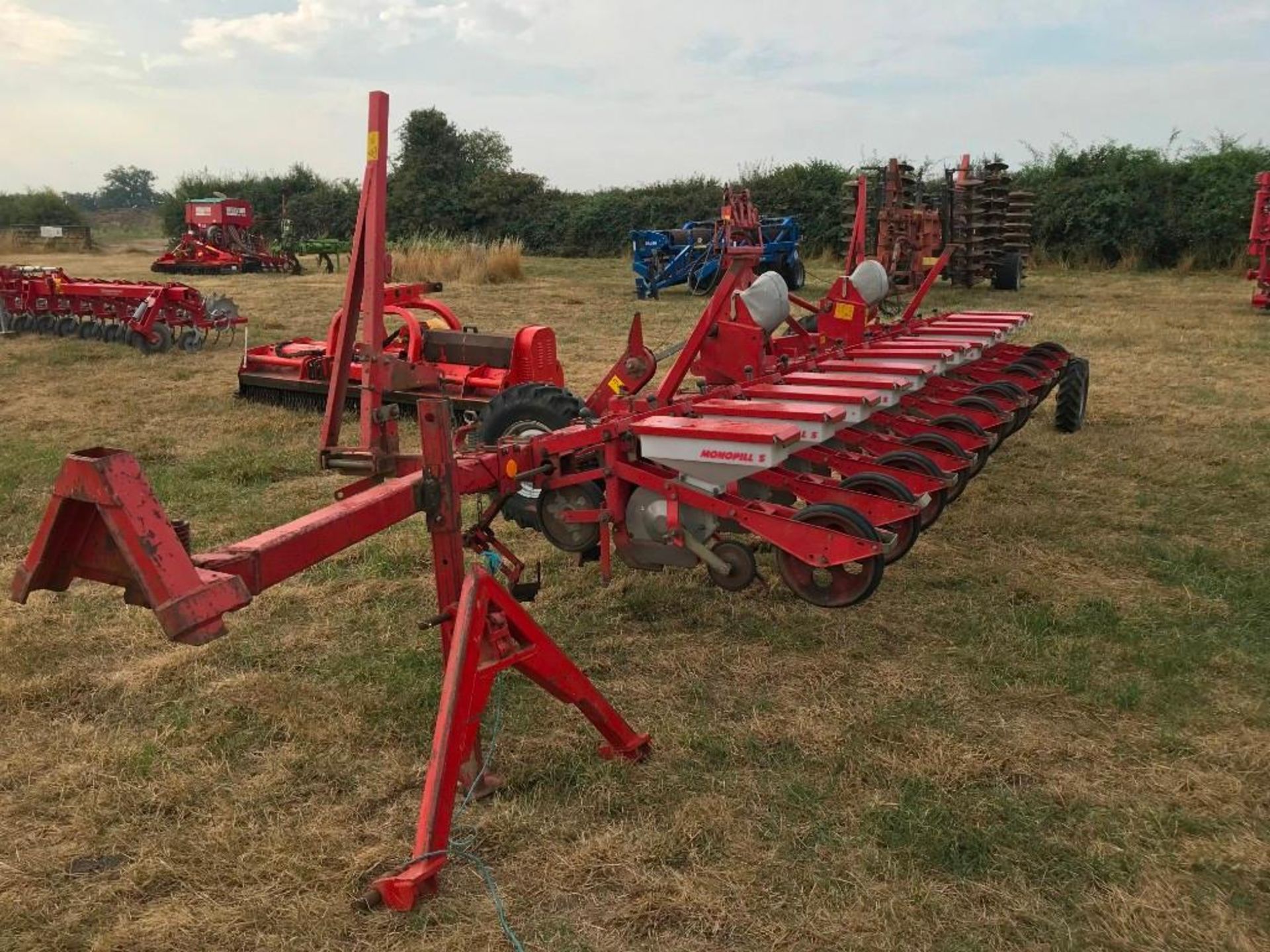 Accord Monopil S 12 Row Beet Drill