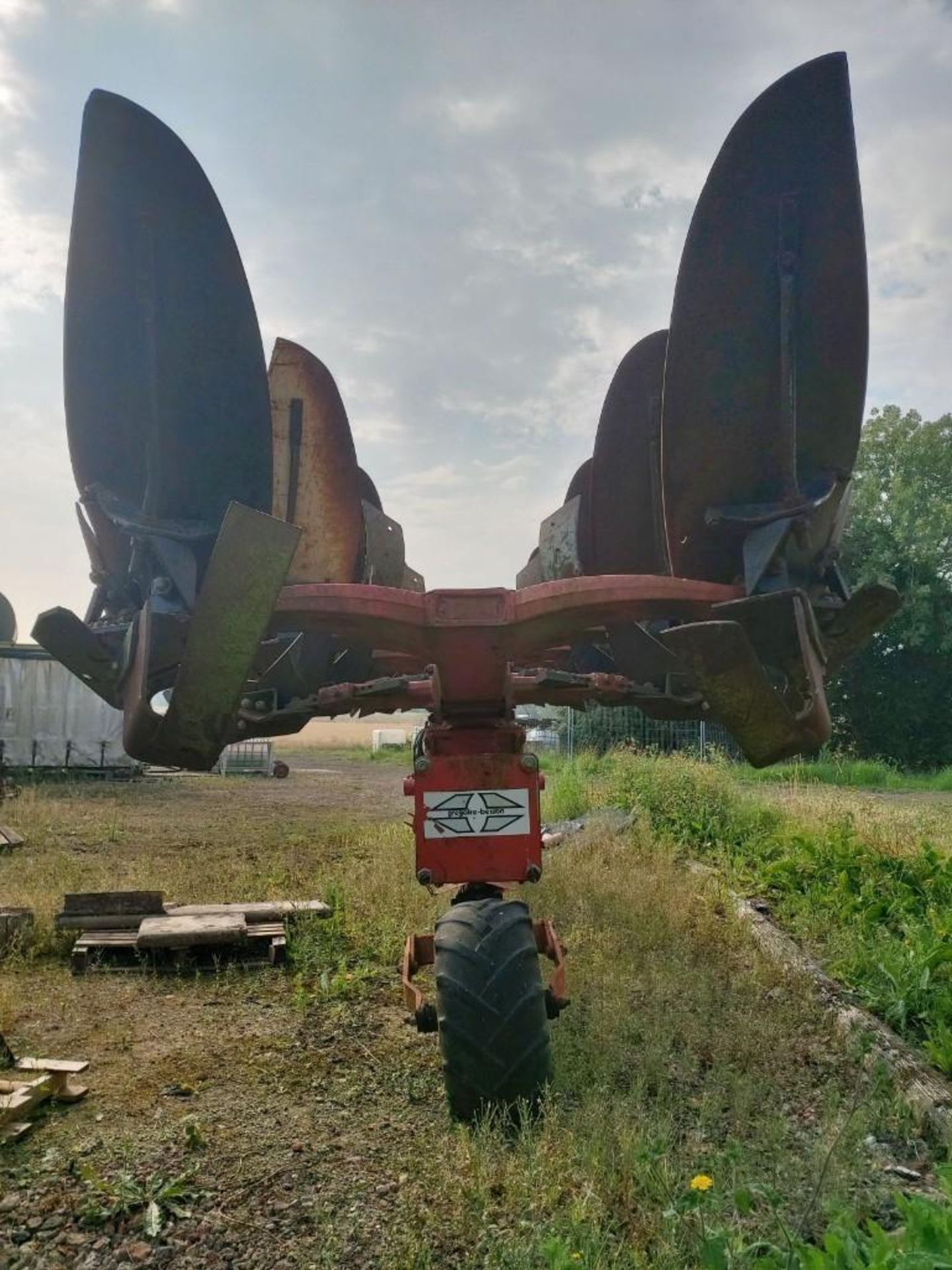 Gregoire Besson 6+1 Plough - Image 3 of 7