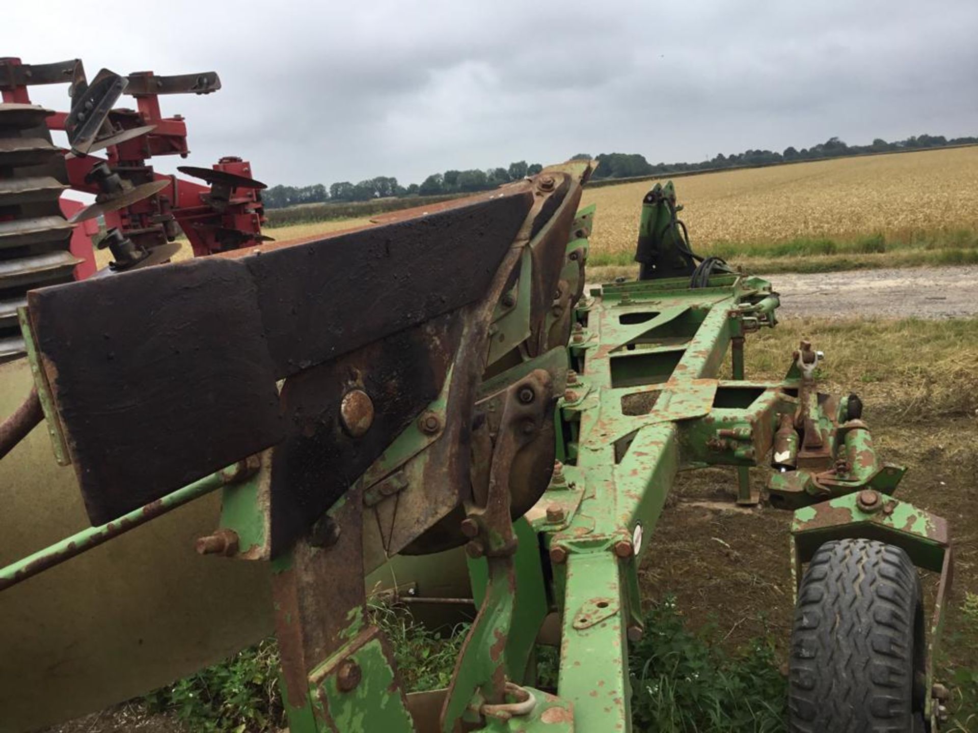 Dowdeswell DP 120 4+1 Plough - Image 2 of 3