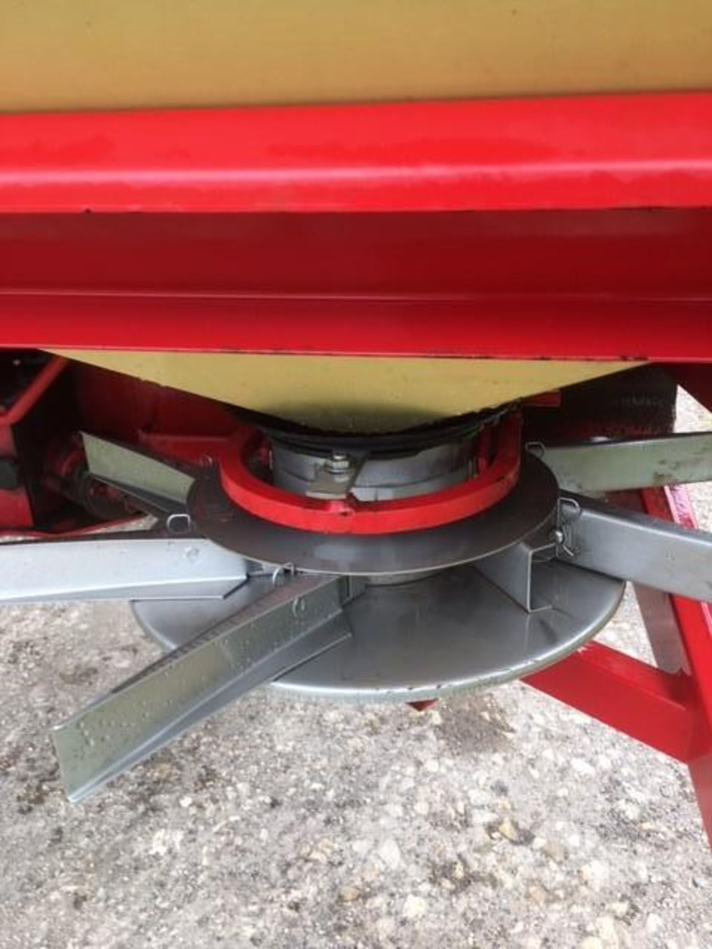 Vicon RotaFlow Spreader - Image 4 of 6