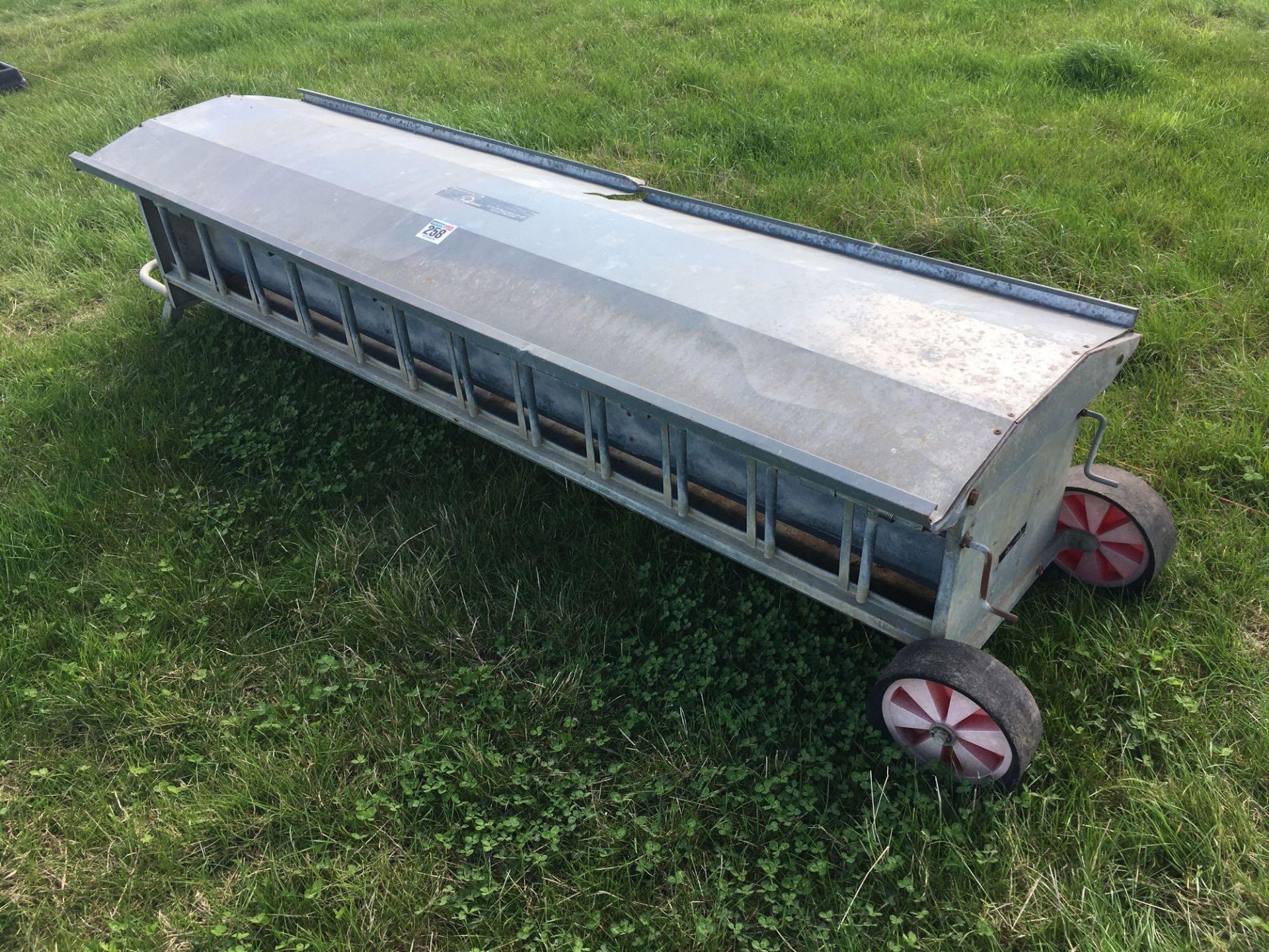 *Bateman galvanised sheep creep feeder, 8ft. VAT Payable on this lot