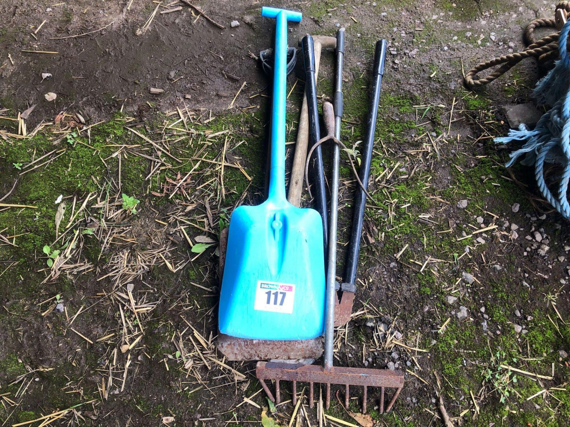 Quantity assorted hand tools and spares