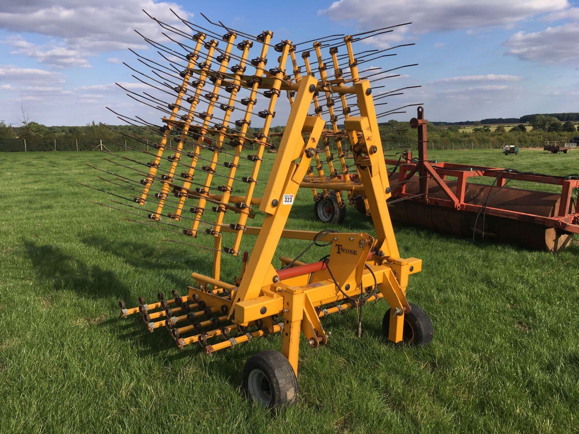 Twose F5040H 5m grass harrow. Serial No: 31198205OSE.  Position bar in office. - Image 2 of 2
