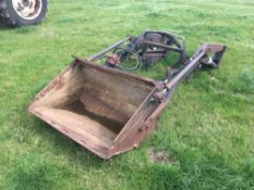 Front end loader to fit Fiat 780 with brackets