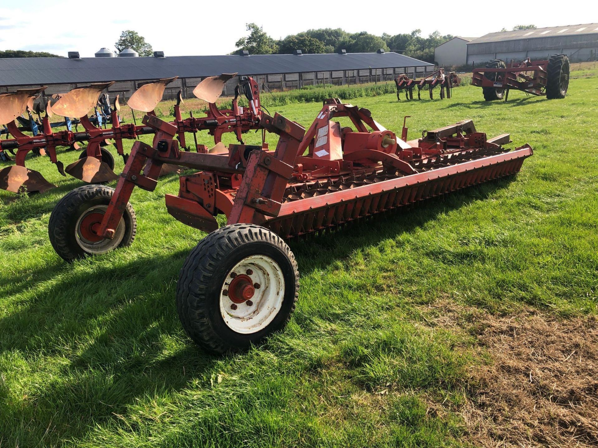 Kuhn HR4001 4m power harrow with packer roller and end tow kit - Image 2 of 3