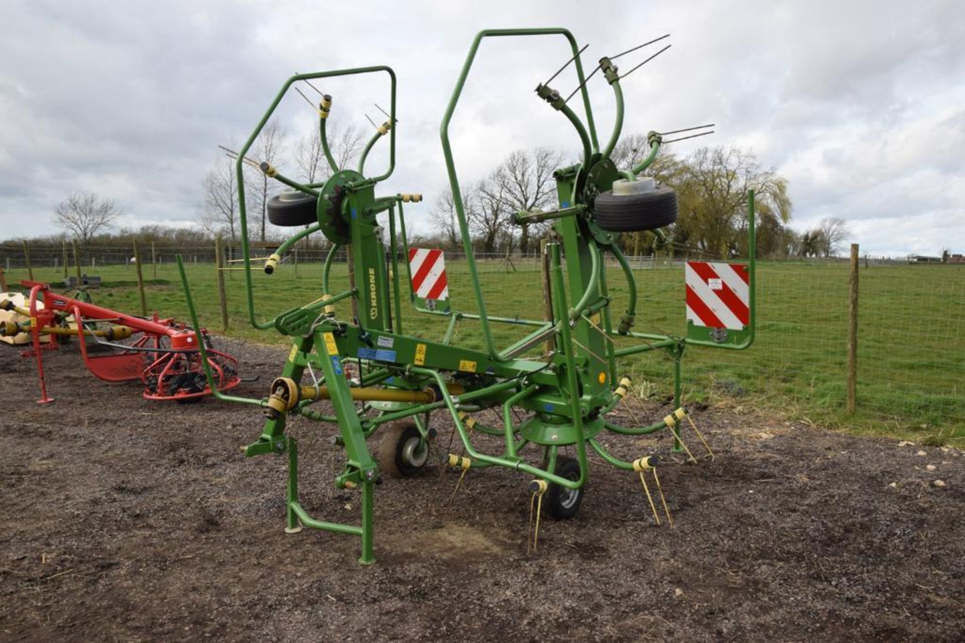 *2012 Krone KW5.52 4 rotor tedder. Serial No: 828393. VAT Payable on this lot.  Manual in the office - Image 4 of 4