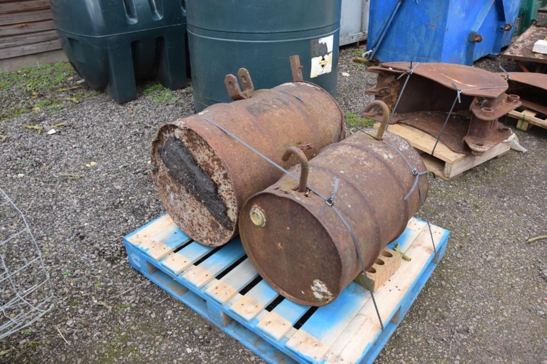 Pair rear tractor weights - Image 2 of 2
