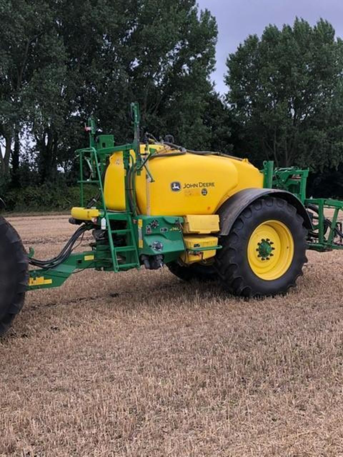 2017 John Deere M740i 24m trailed sprayer, 4000l tank on 520/85R38 wheels and tyres. Hectares: c.12, - Image 12 of 14