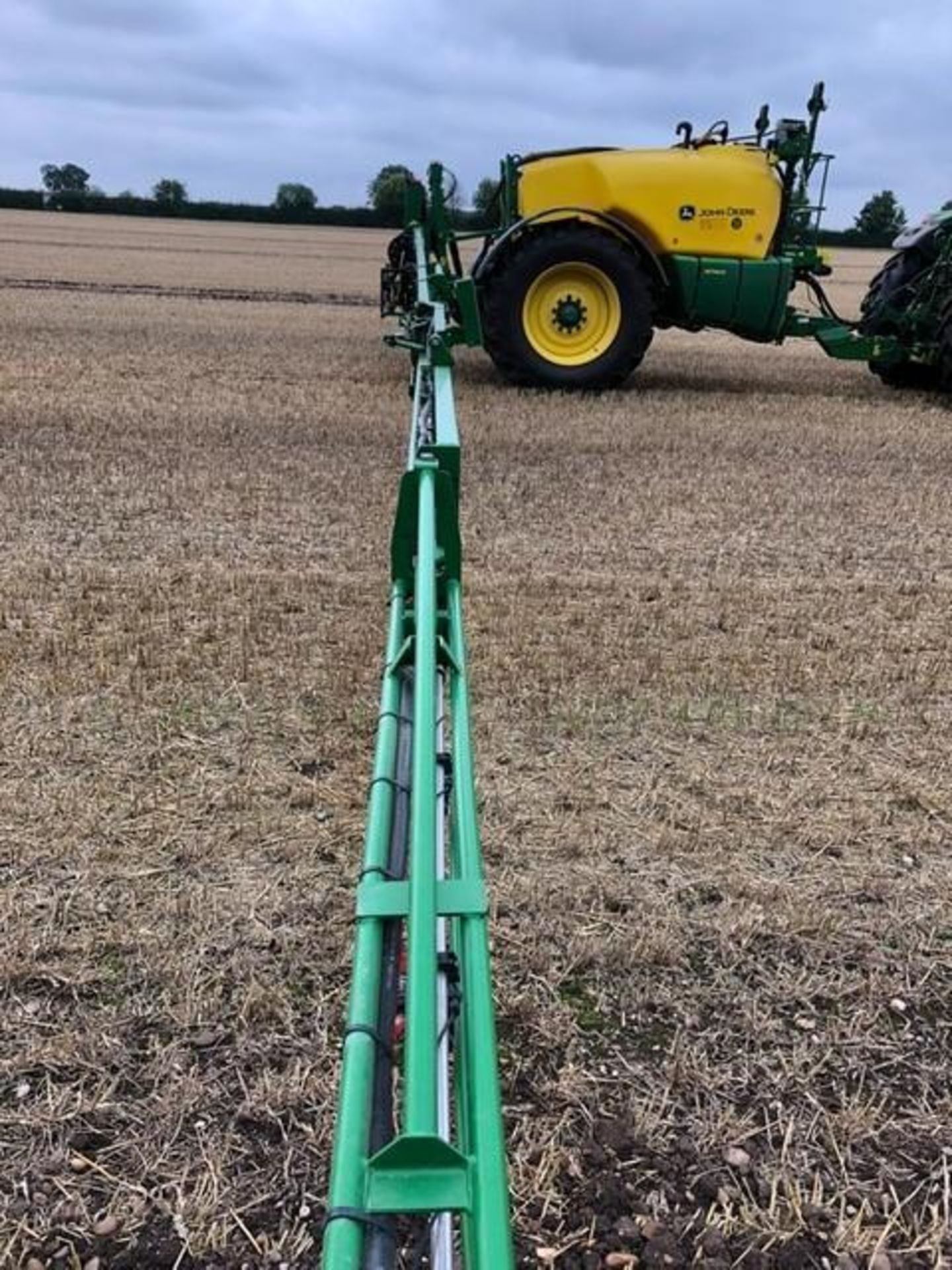 2017 John Deere M740i 24m trailed sprayer, 4000l tank on 520/85R38 wheels and tyres. Hectares: c.12, - Image 9 of 14