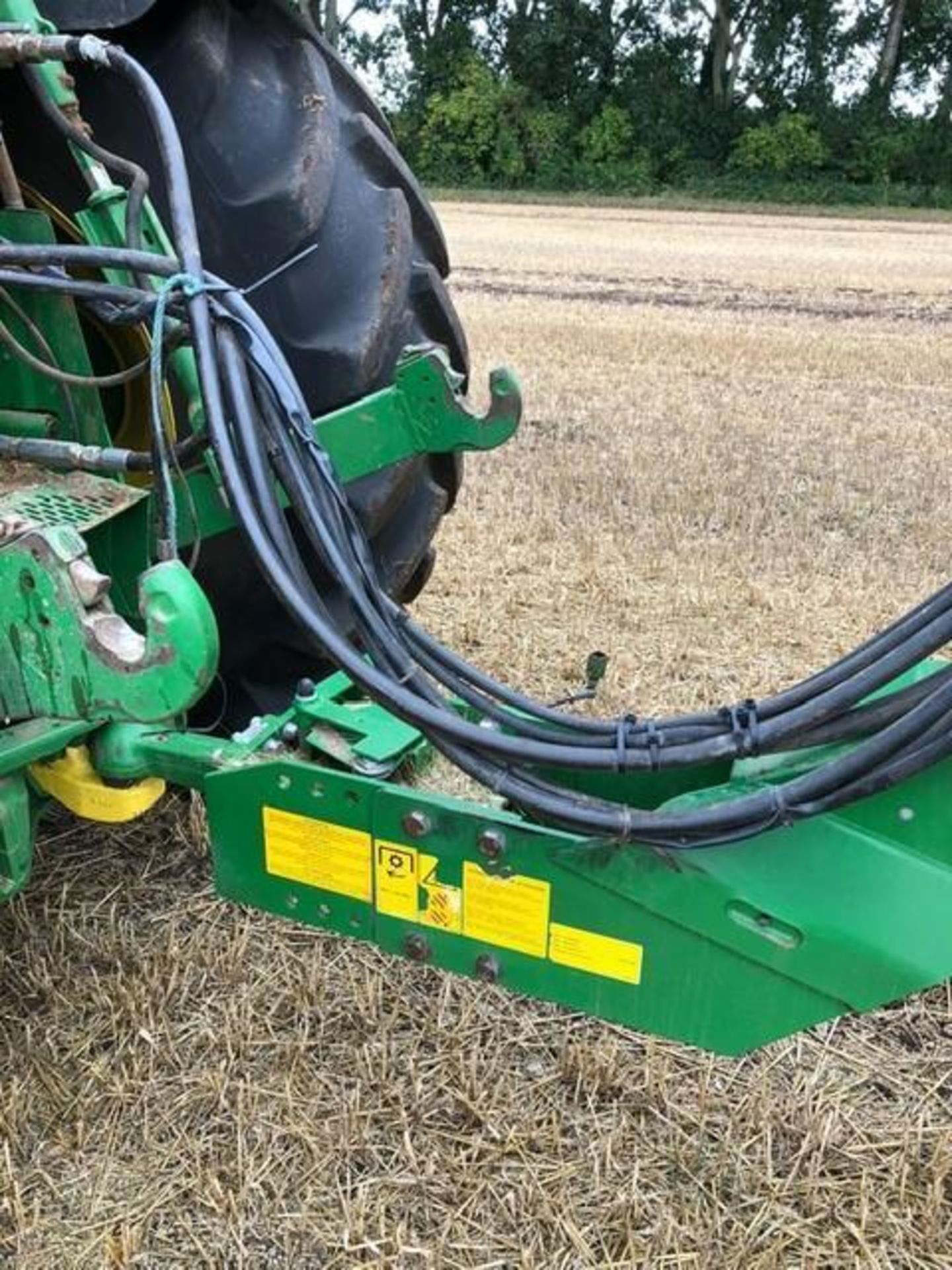 2017 John Deere M740i 24m trailed sprayer, 4000l tank on 520/85R38 wheels and tyres. Hectares: c.12, - Image 4 of 14