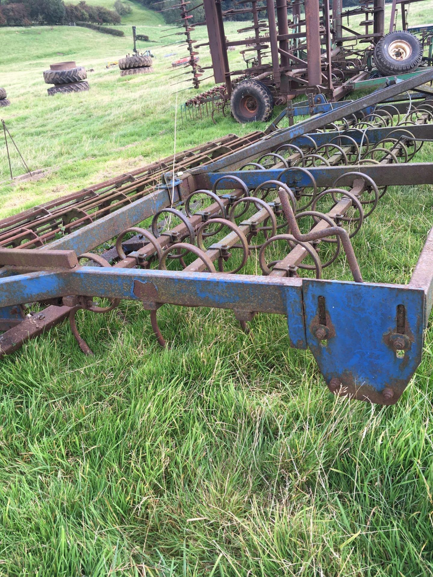 ABT 4m tine cultivator and rear crumbler - Image 3 of 7