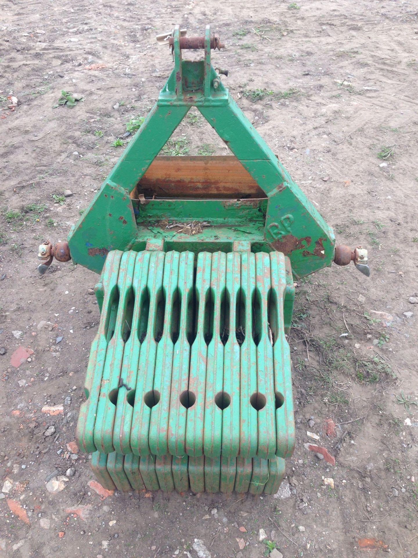 John Deere weights on "A" frame. NO VAT. - Image 3 of 3