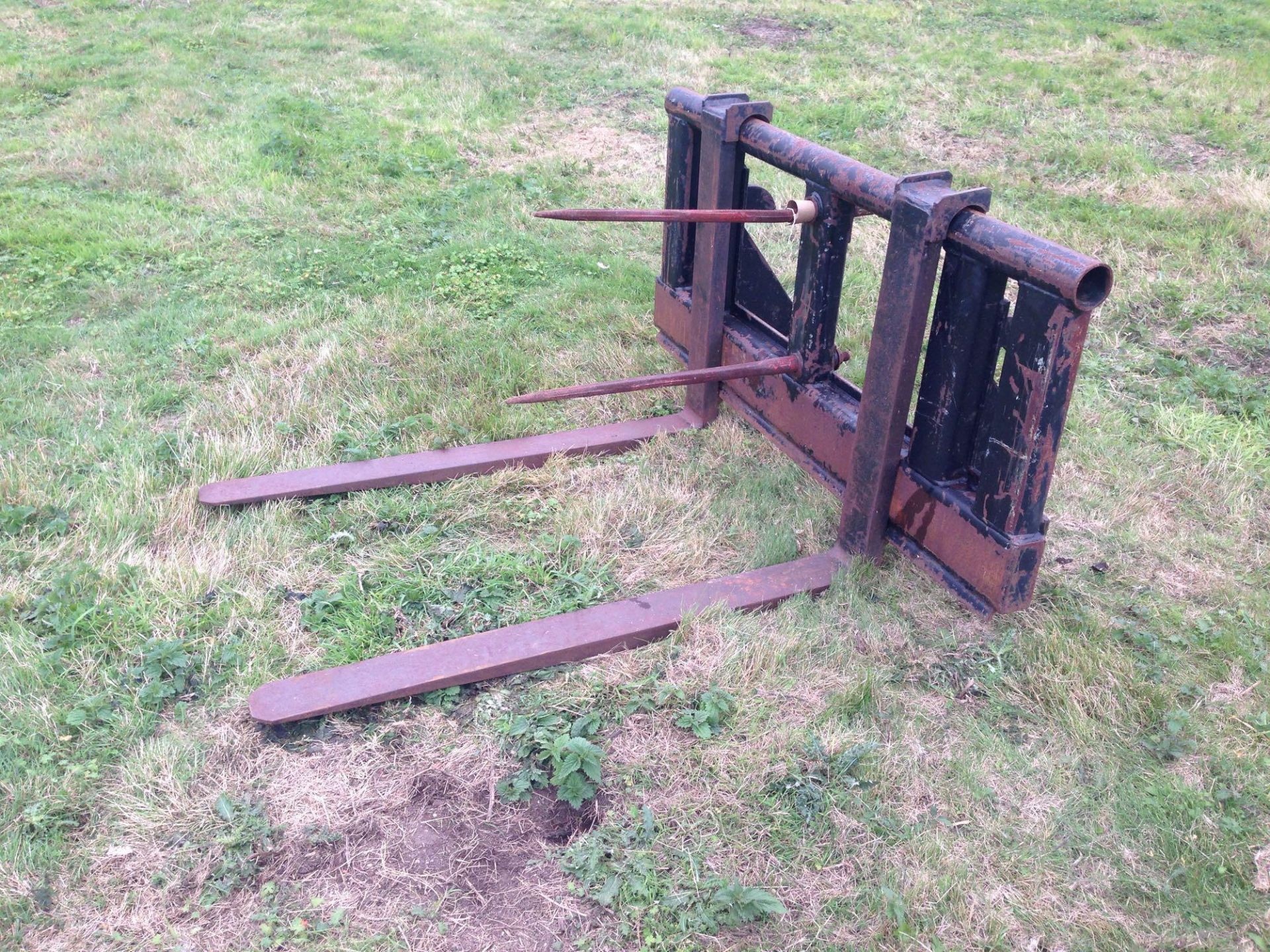 Pallet tines/bale spike for Massey Ferguson loader. NO VAT. - Image 2 of 4