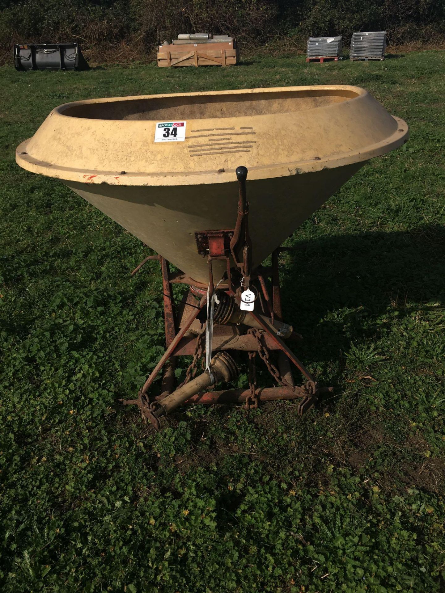 Vicon fertiliser / seed spreader s/n 75110 27561. NO VAT. - Image 4 of 5