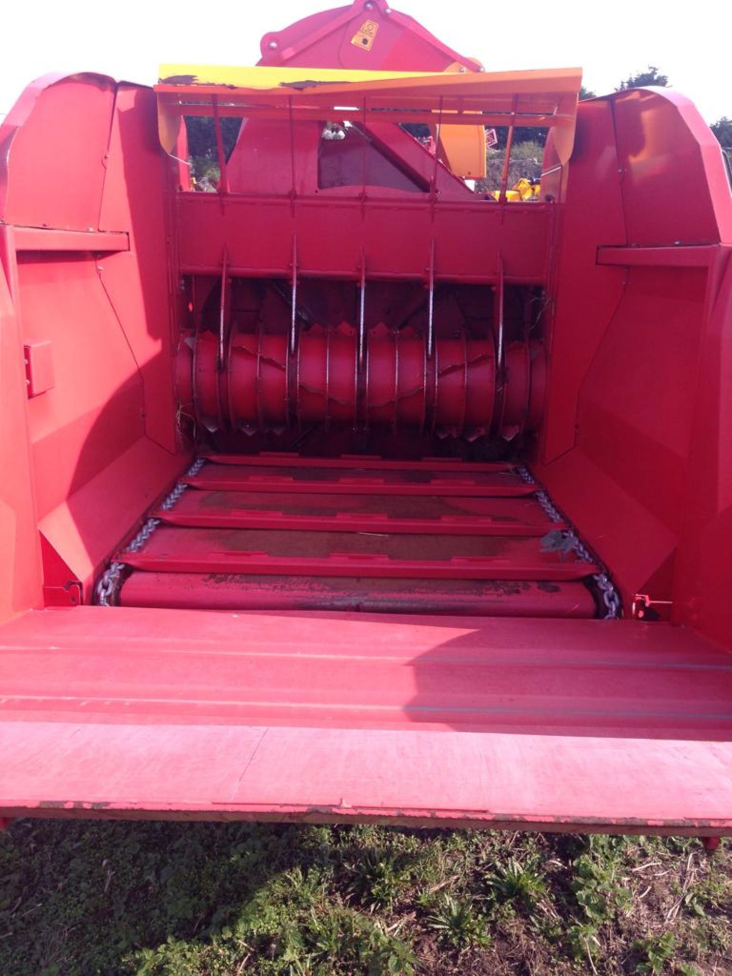 2018 Teagle Tomahawk 8500 straw chopper/feeder c/w swivel discharge spout - Image 2 of 5