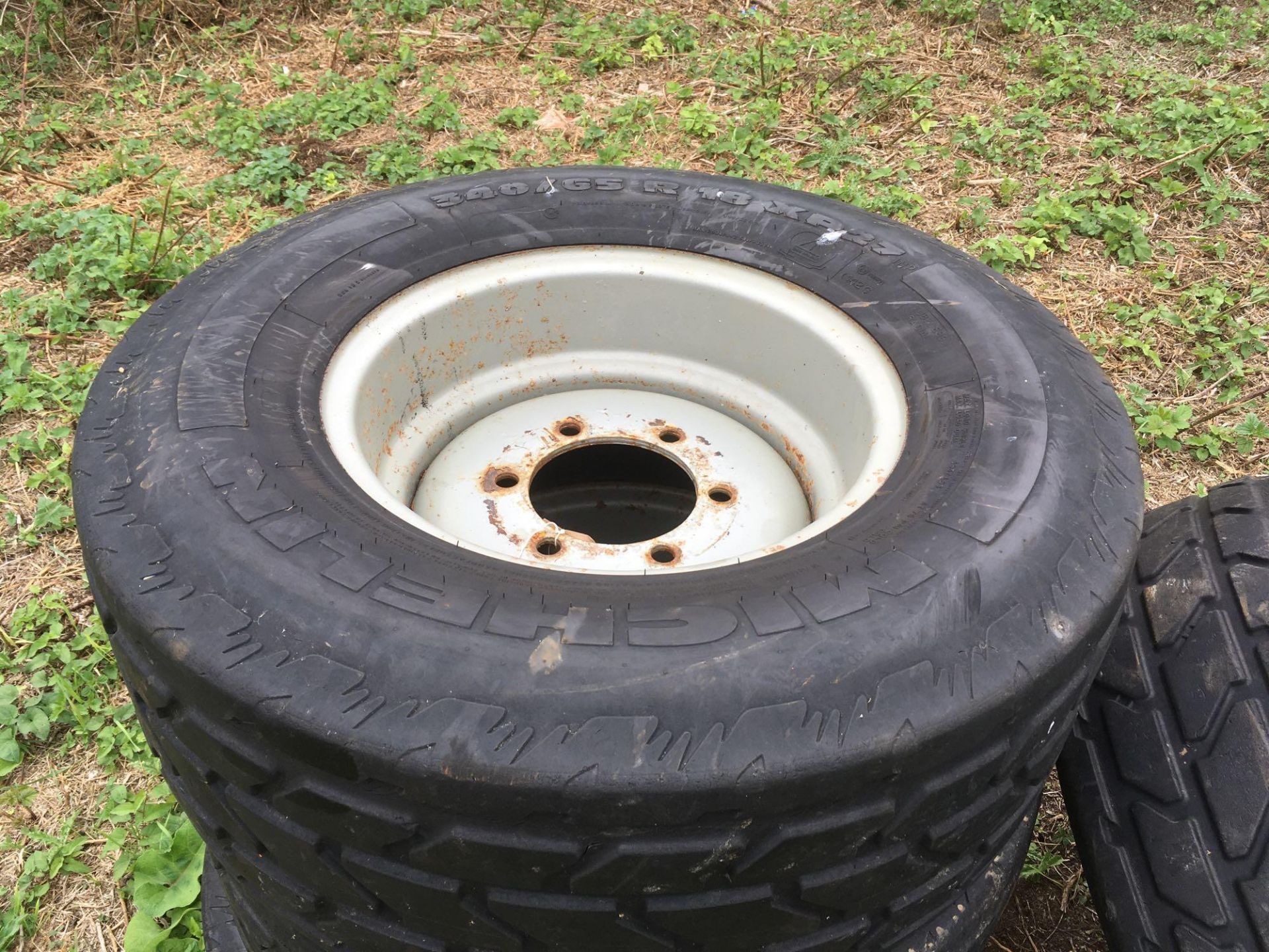 340/65R18 6 stud trailer wheels x 4 - Image 3 of 3