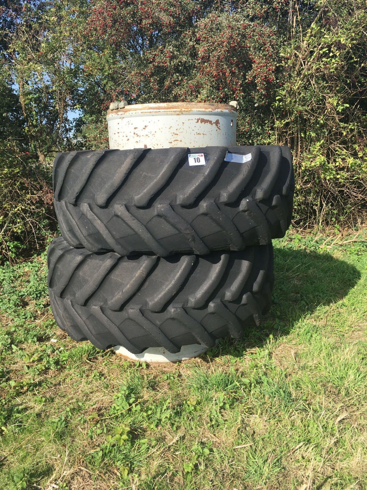 600/65R 34 Stocks dual wheels & clamps