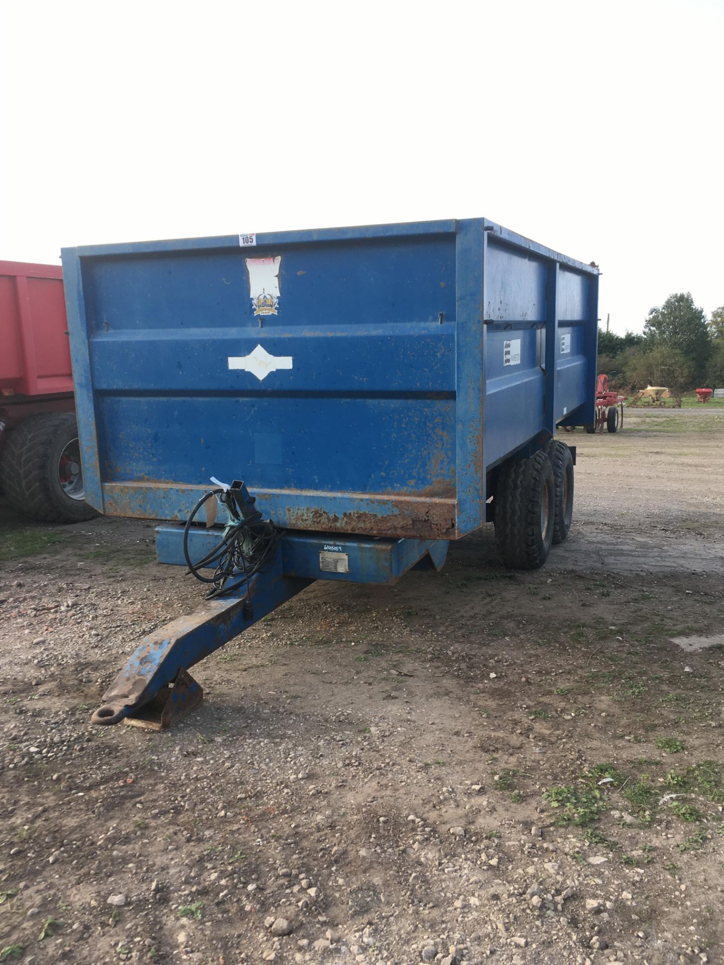 1987 Marston 8 tonne grain trailer c/w manual rear door, grain chute - Image 3 of 6