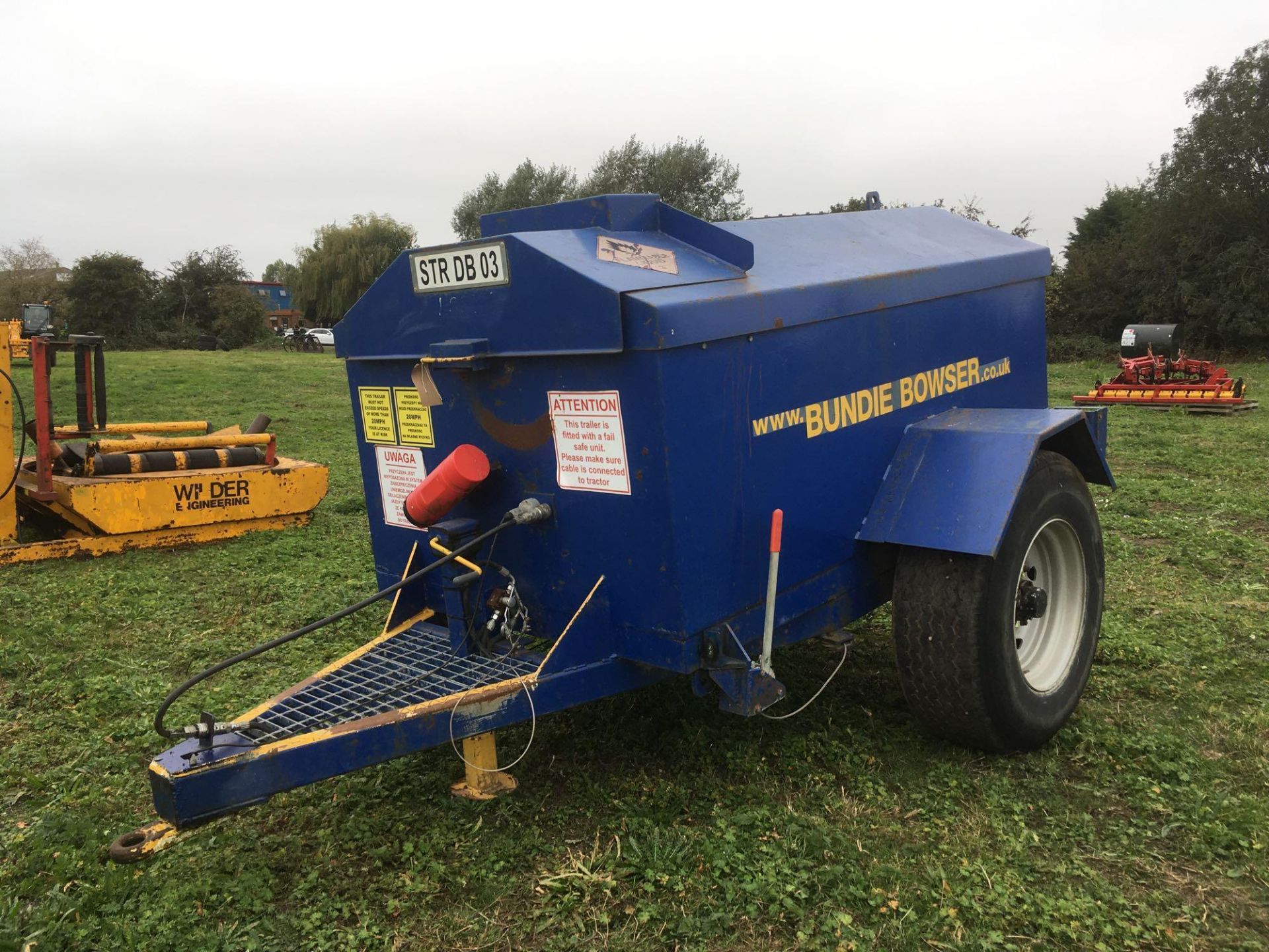 2004 Bundie Bowser, electrical pump, hydraulic brakes, 2250L - Image 4 of 10