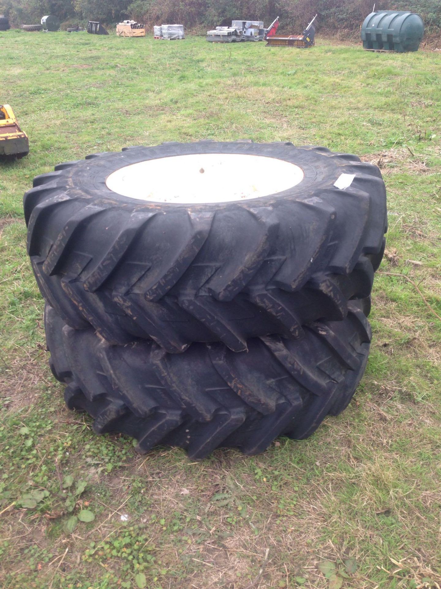 16.9 R28 Michelin wheels for New Holland Case IH - Image 2 of 4