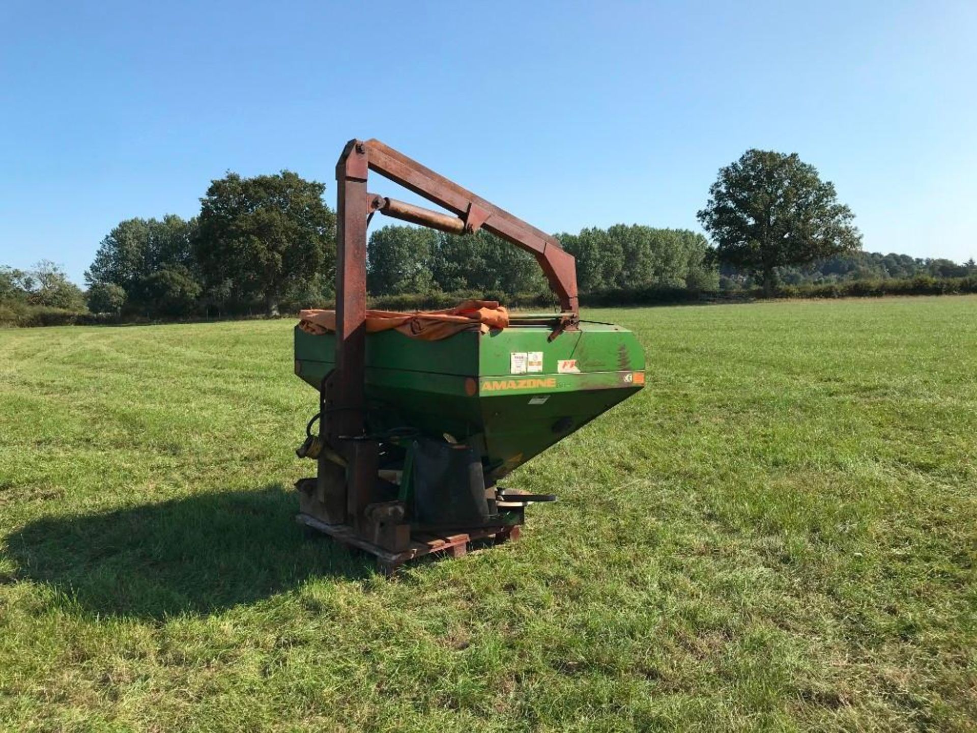 Amazone 24M Fertiliser Spreader - Image 2 of 4