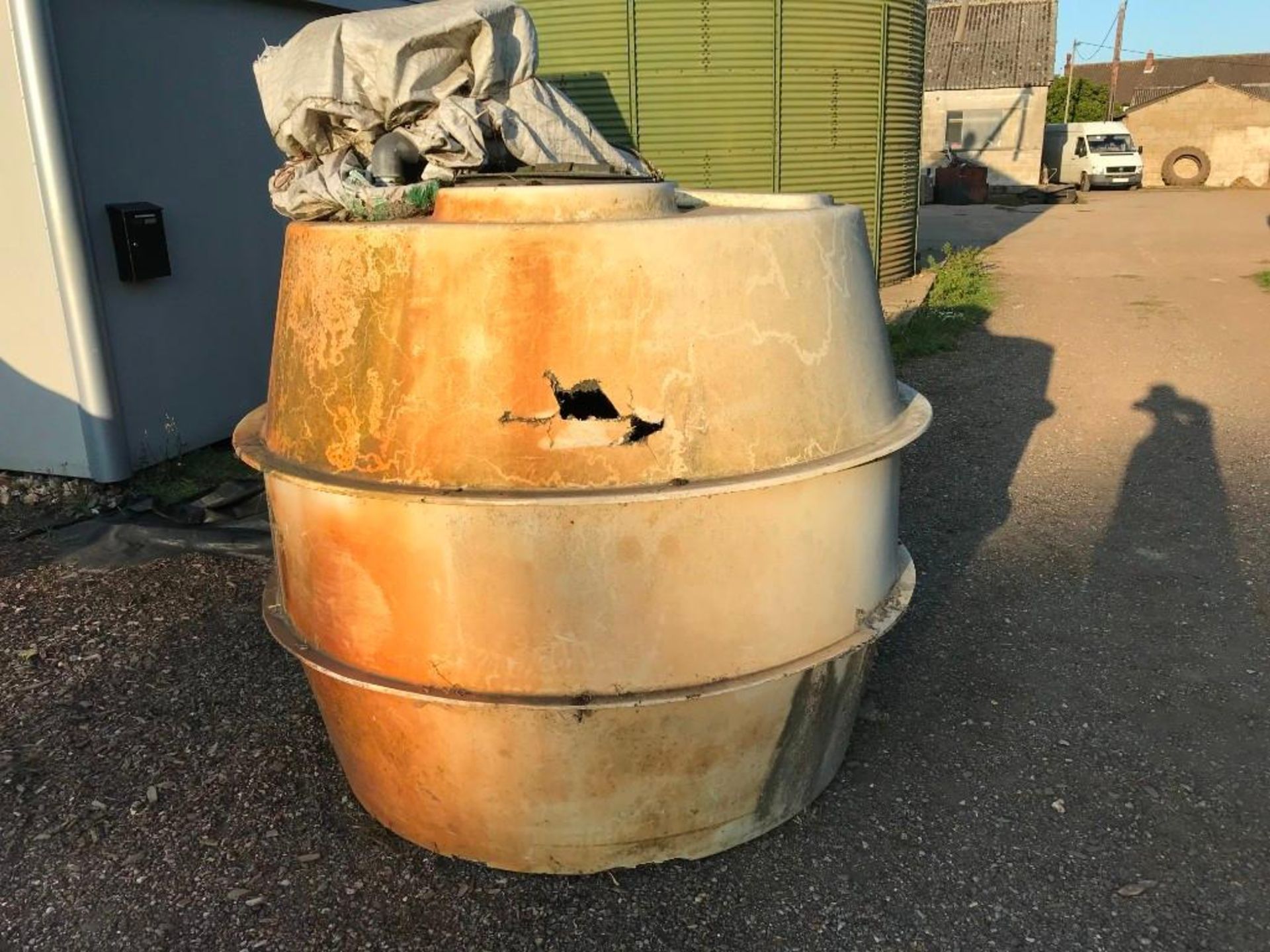 Water Tank with Petrol Pump - Image 2 of 2