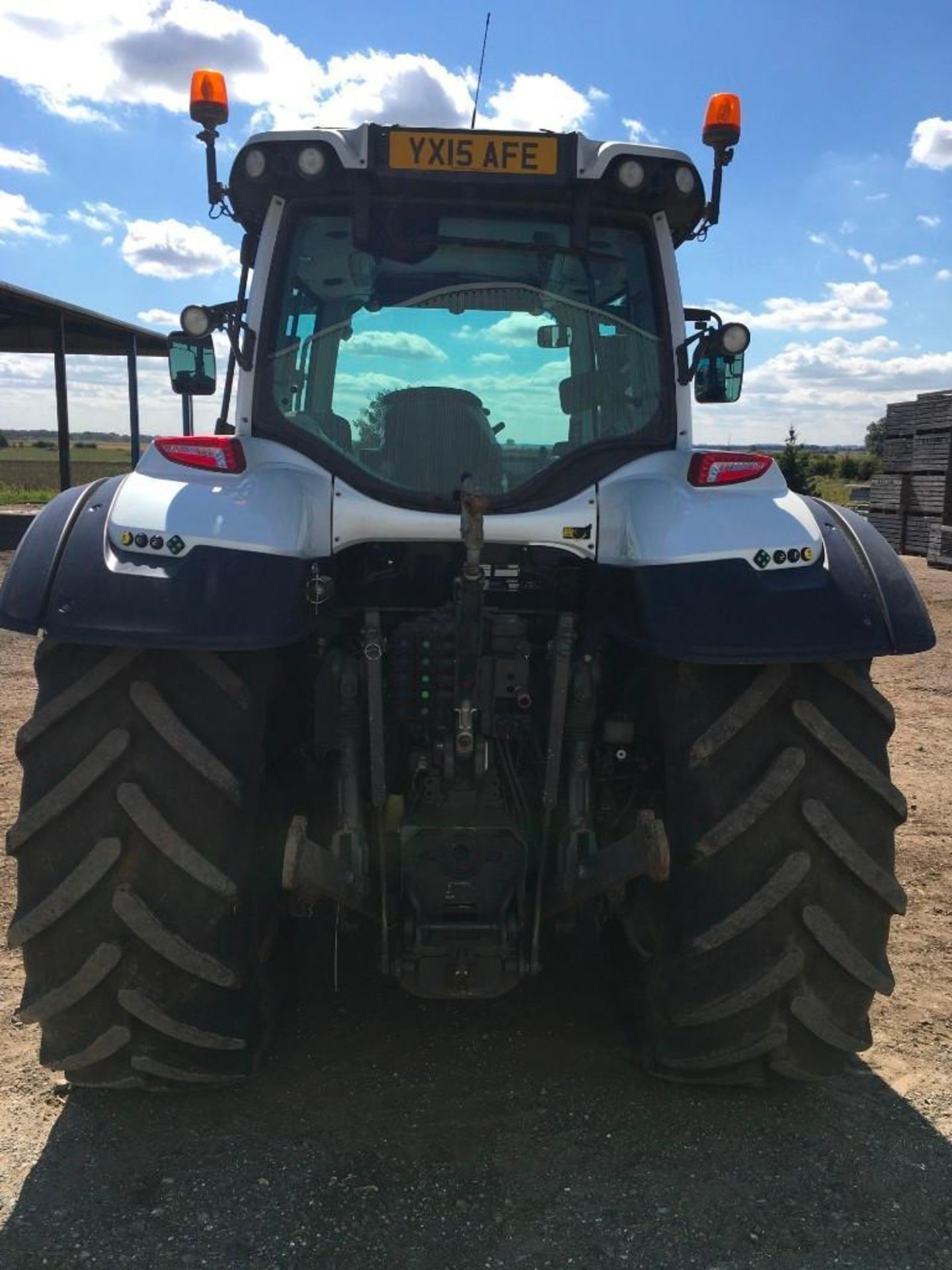 2015 Valtra T174 Versu 50kph tractor, powershift transmission, air suspension, 2 front and 4 rear sp - Image 10 of 15