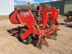 1997 Grimme GL32B 2 row potato planter, auto levelling, ridging hood, tipping hopper, hopper and bel