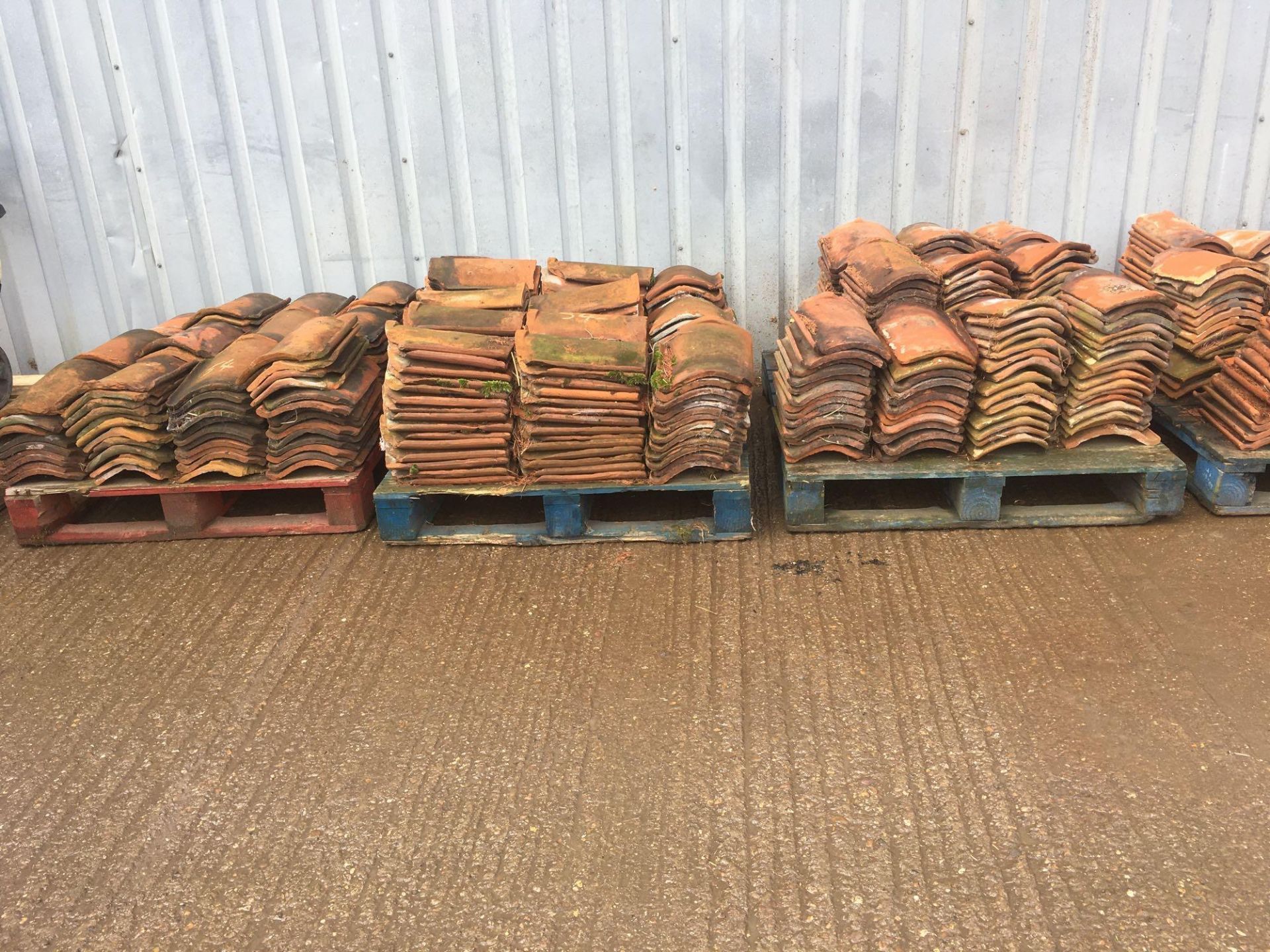 3 pallets of pantiles - Image 2 of 2