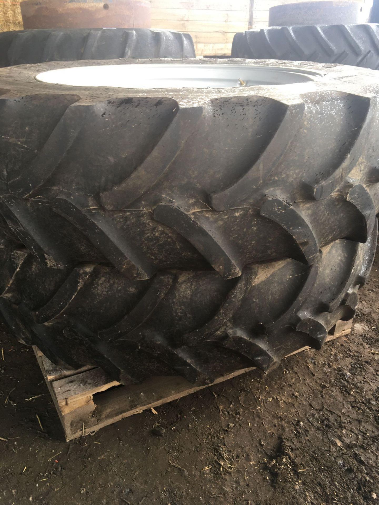 Pair of Firestone 420/85R38 wheels and tyres to fit Case Puma (new centres) - Image 2 of 3