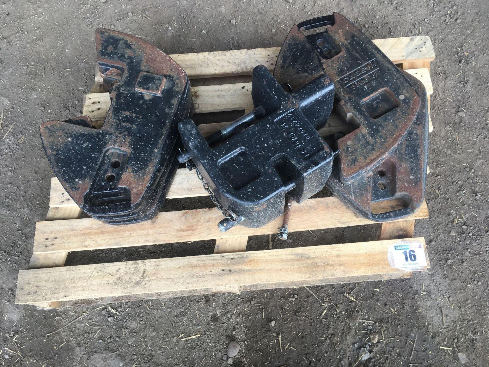 Case IH front weights (5 x 45kg + block)