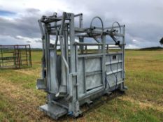 Bateman mobile cattle crush, with Tru-Test electric weigh scales and hydraulic yolk, plus manual loc