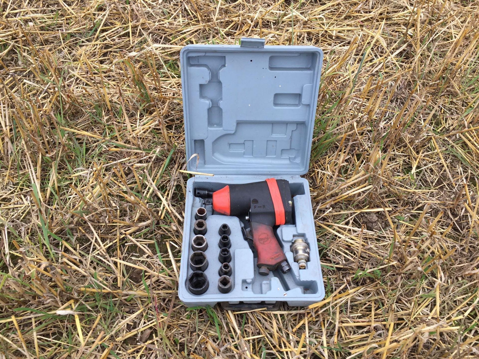 Clarke air impact wrench set