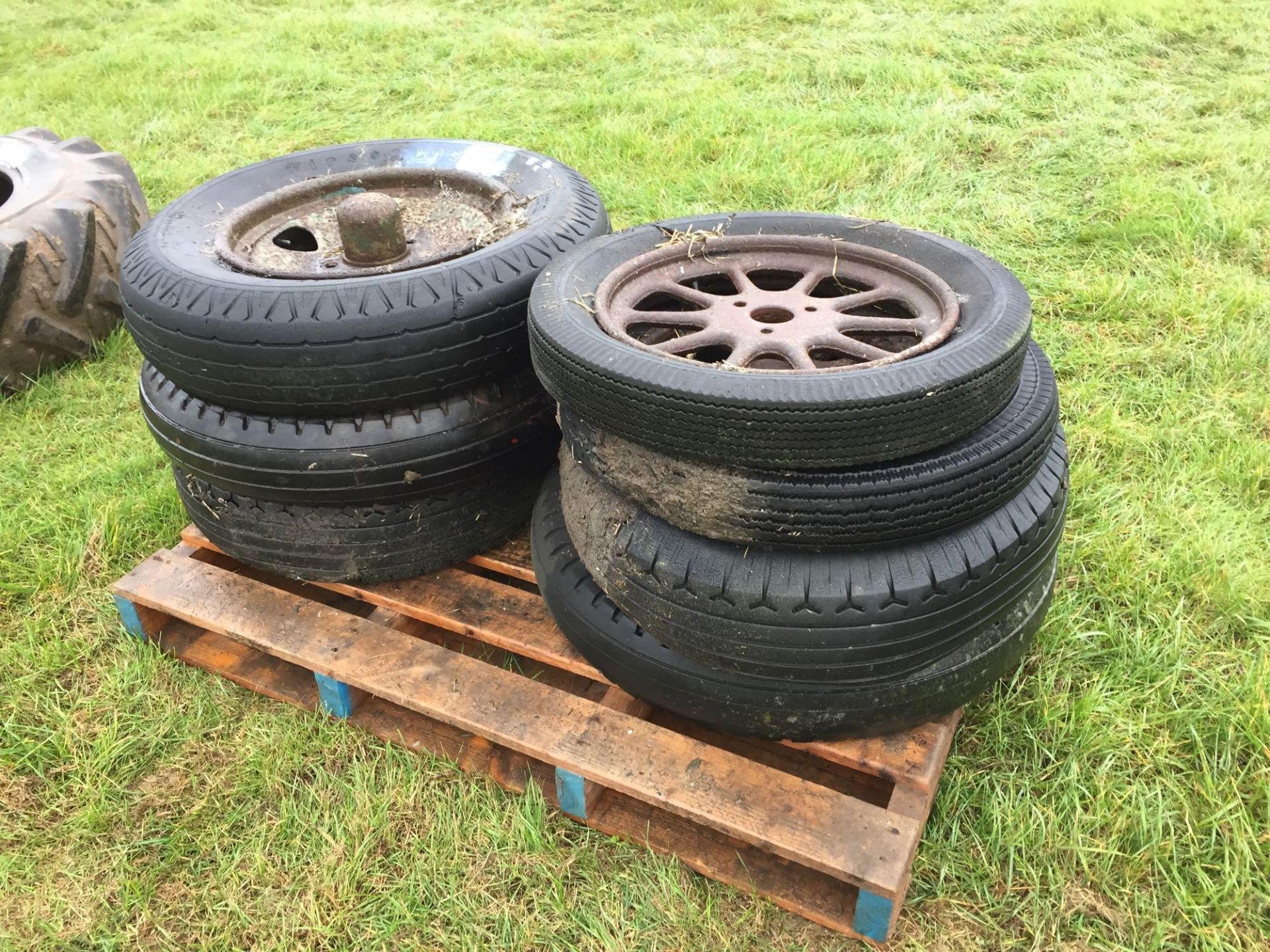 Quantity vintage wheels and tyres