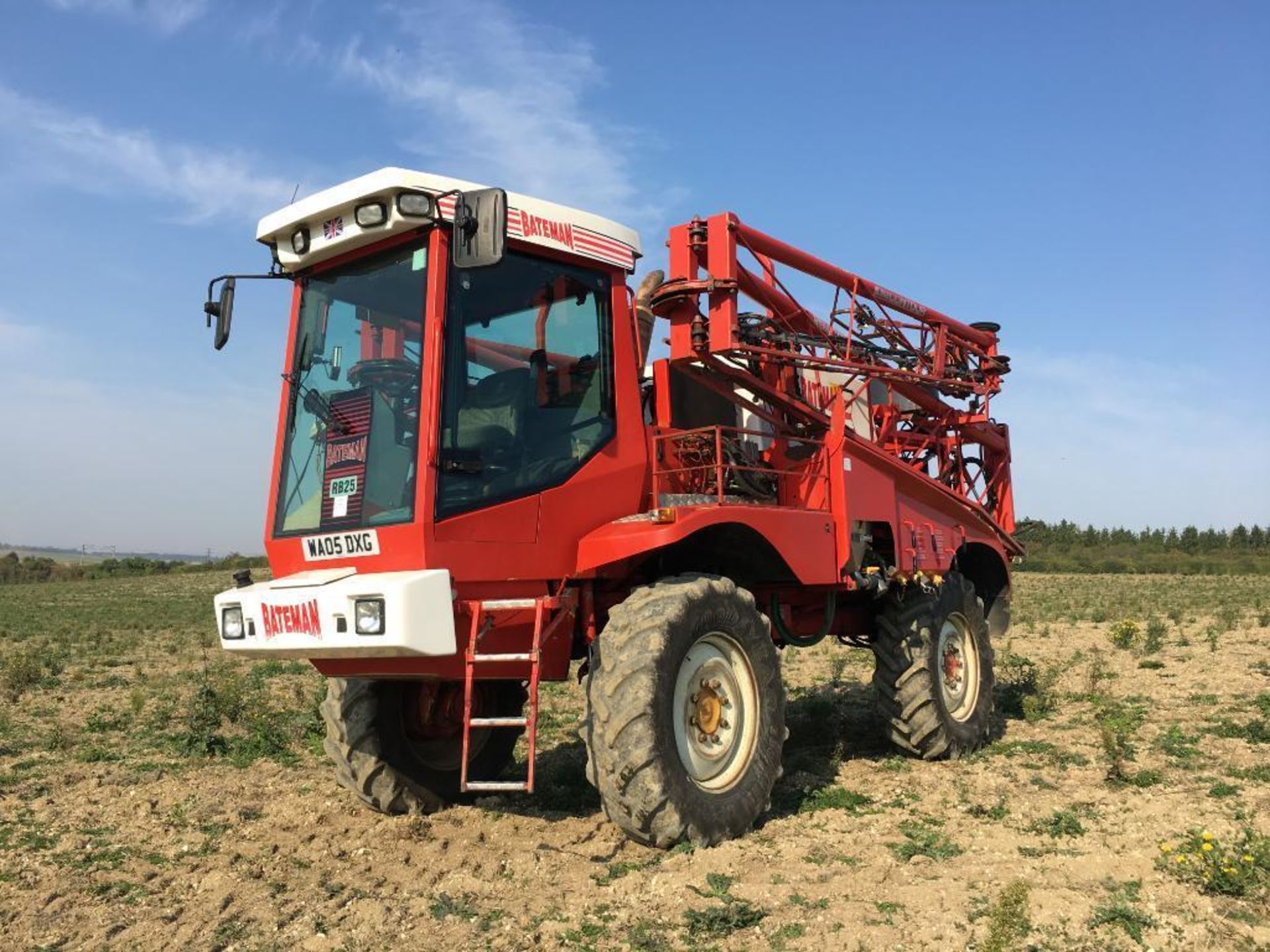 2005 Bateman RB25 24m self-propelled sprayer with 3000L tank, VG booms, triple nozzle bodies on 380/ - Image 3 of 16