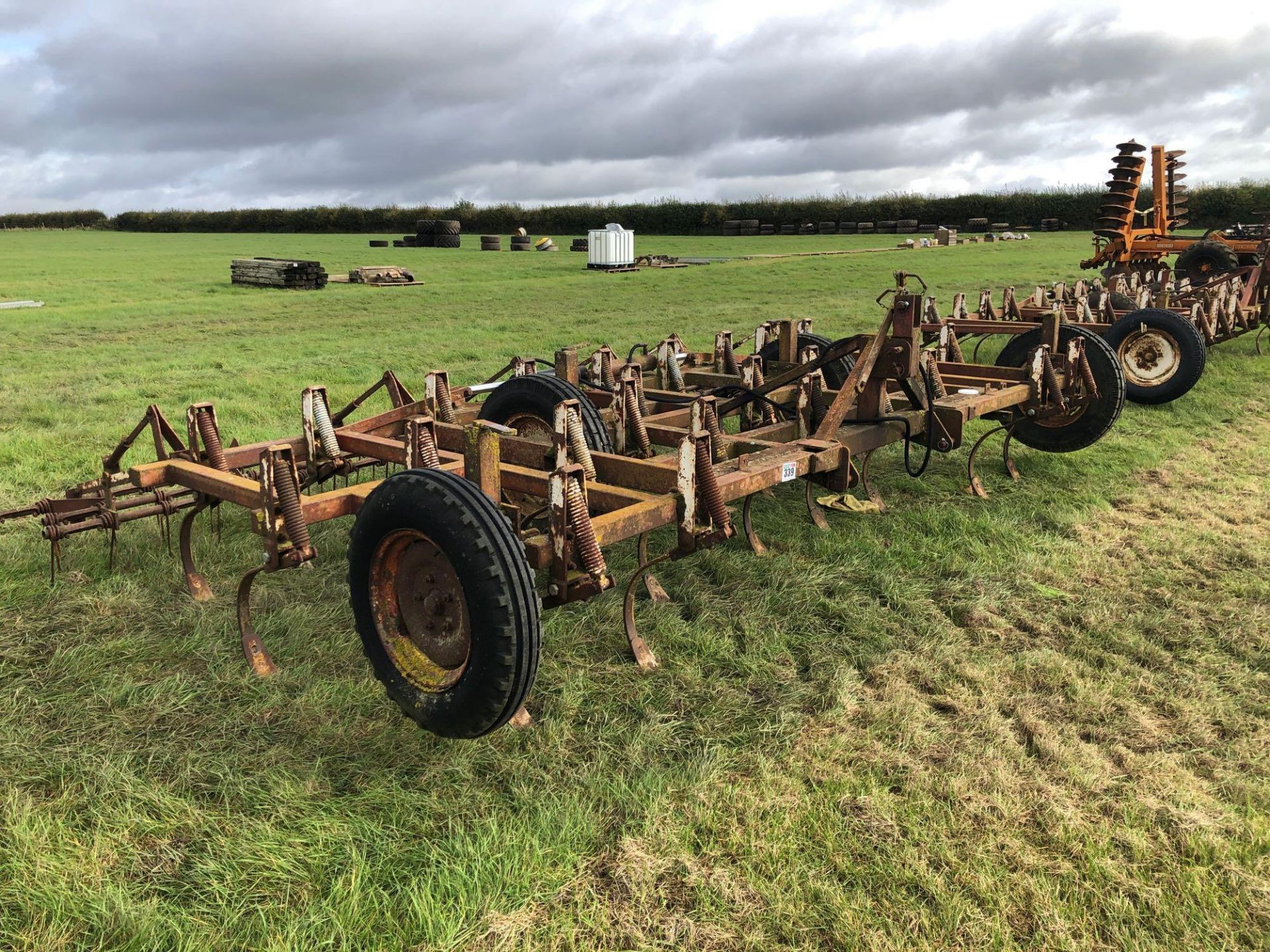 Reco Wilrich 14ft hydraulic folding cultivator with trailing harrow. Model No: WIL-RICH 9FCW-3PT. Se - Image 2 of 3