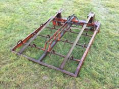 Farmhand flat 8 bale grab with pin and cone brackets. Serial No: 1717006