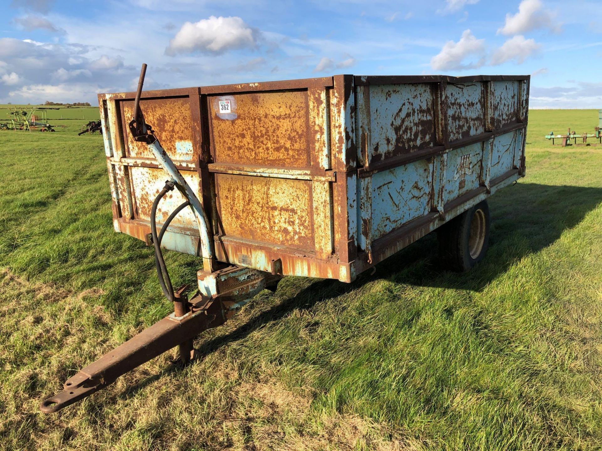 Weeks Plus 40 single axle hydraulic tipping trailer. Serial no: 23716