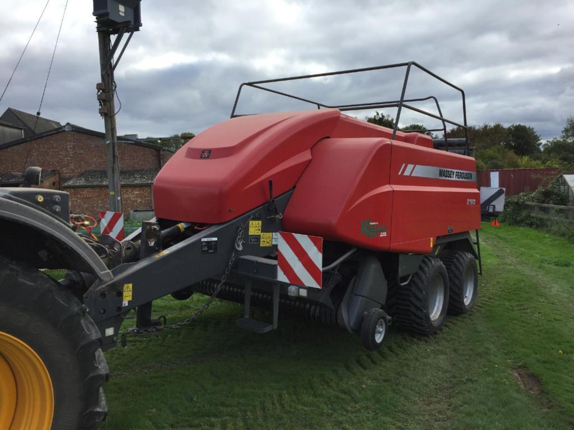 2008 Massey Ferguson MF2160 Big Baler twin axle with air and hydraulic brakes, 70x120 bale size. Ser - Image 9 of 32