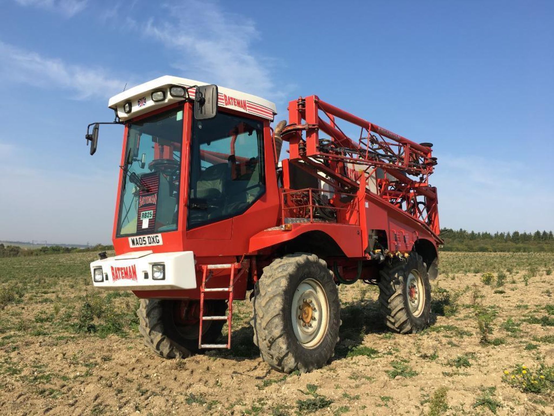 2005 Bateman RB25 24m self-propelled sprayer with 3000L tank, VG booms, triple nozzle bodies on 380/ - Image 2 of 16