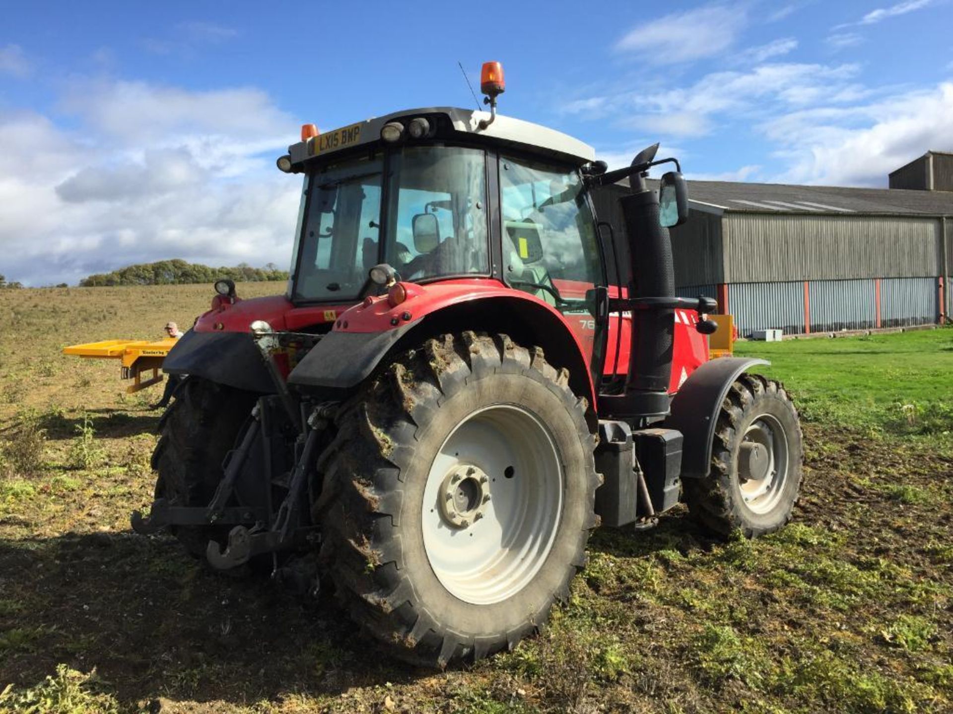 2015 Massey Ferguson 7618 Dyna VT 50Kph 4WD tractor with front linkage, front and cab suspension, 4 - Image 29 of 31