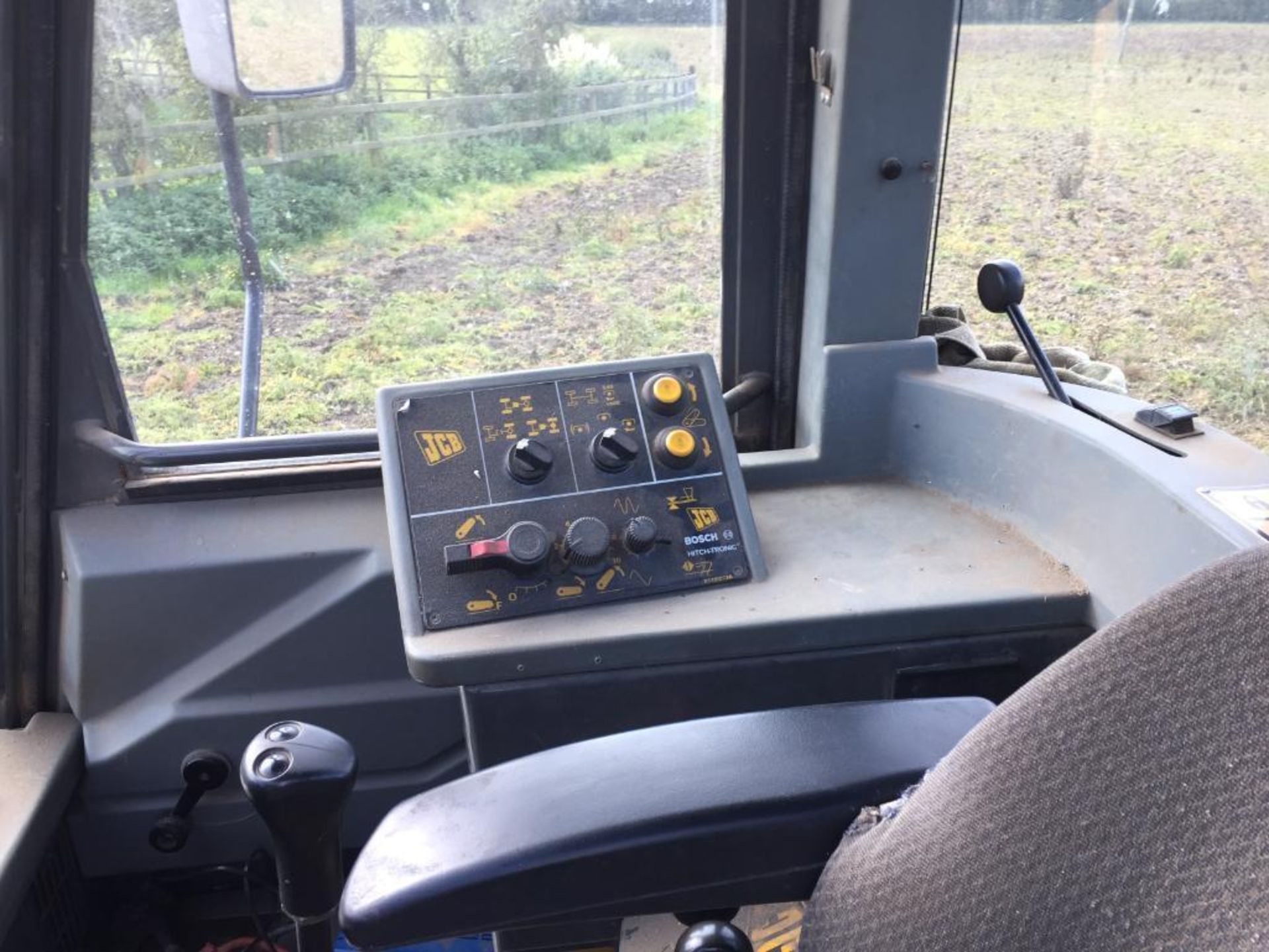 1994 JCB Fastrac 135-65 Selectronic turbo 60Kph 4WD tractor with 2 manual spools and front toolbar o - Image 22 of 23