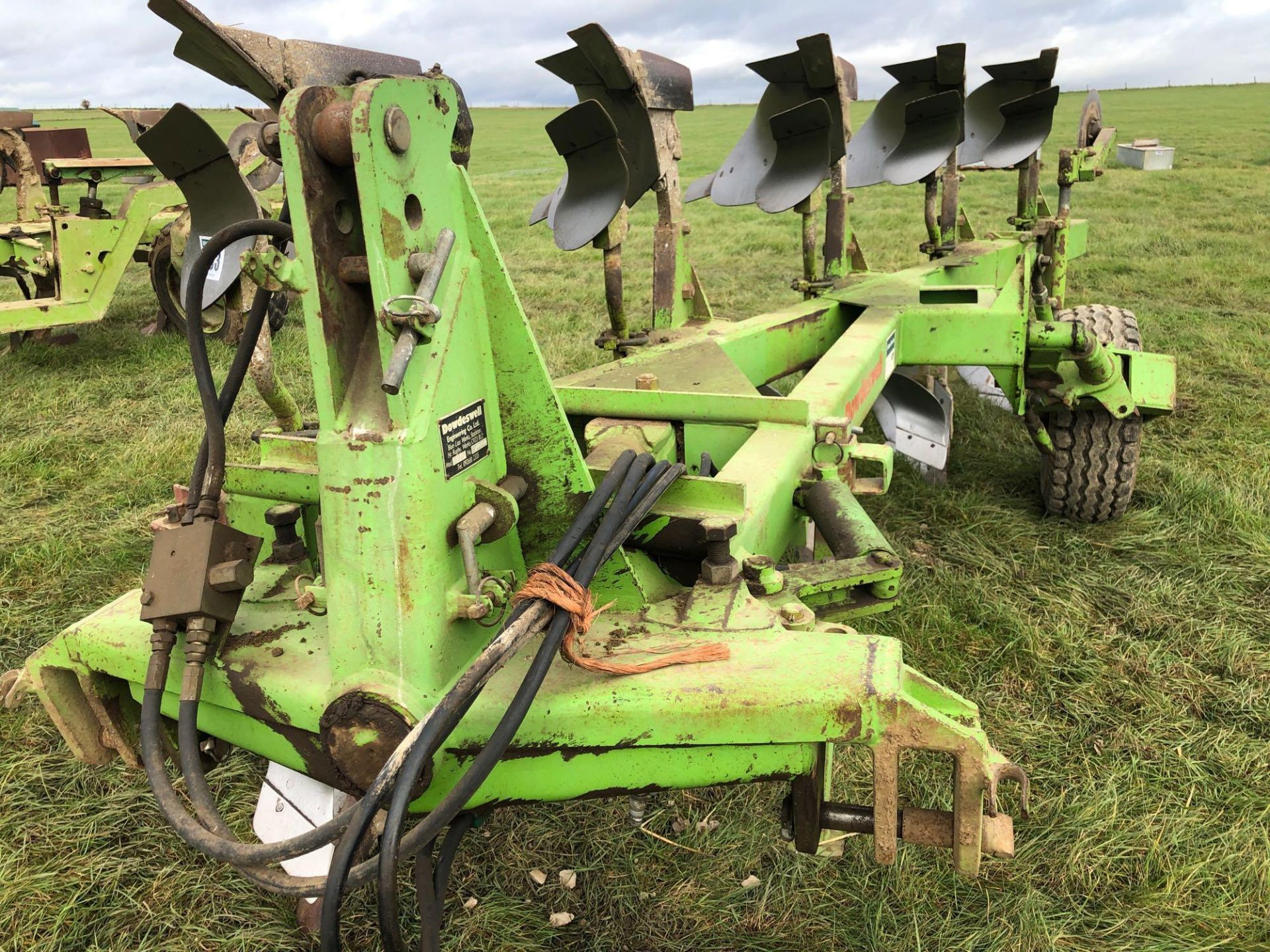 Dowdeswell DP7D2 5 furrow (4+1) reversible plough. Serial No: 871234950 - Image 4 of 4