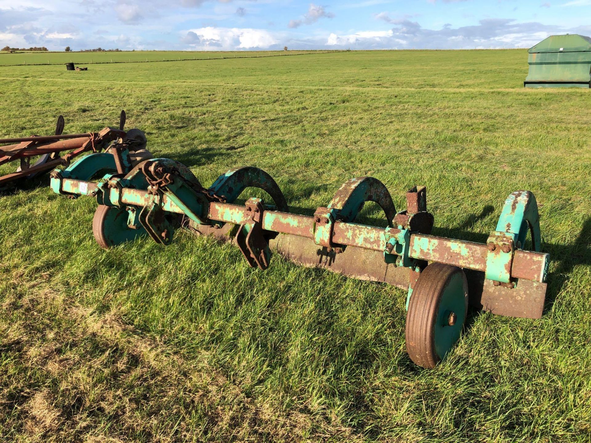 Shaver Model F 5 leg plough - Image 2 of 2